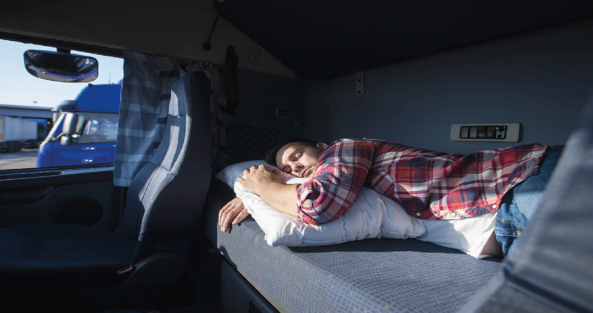 Chauffeur routier reposant en sécurité avec TRUCKDOG